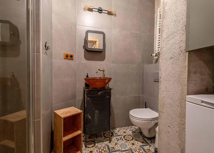 Orzeszkowej Premium شقة